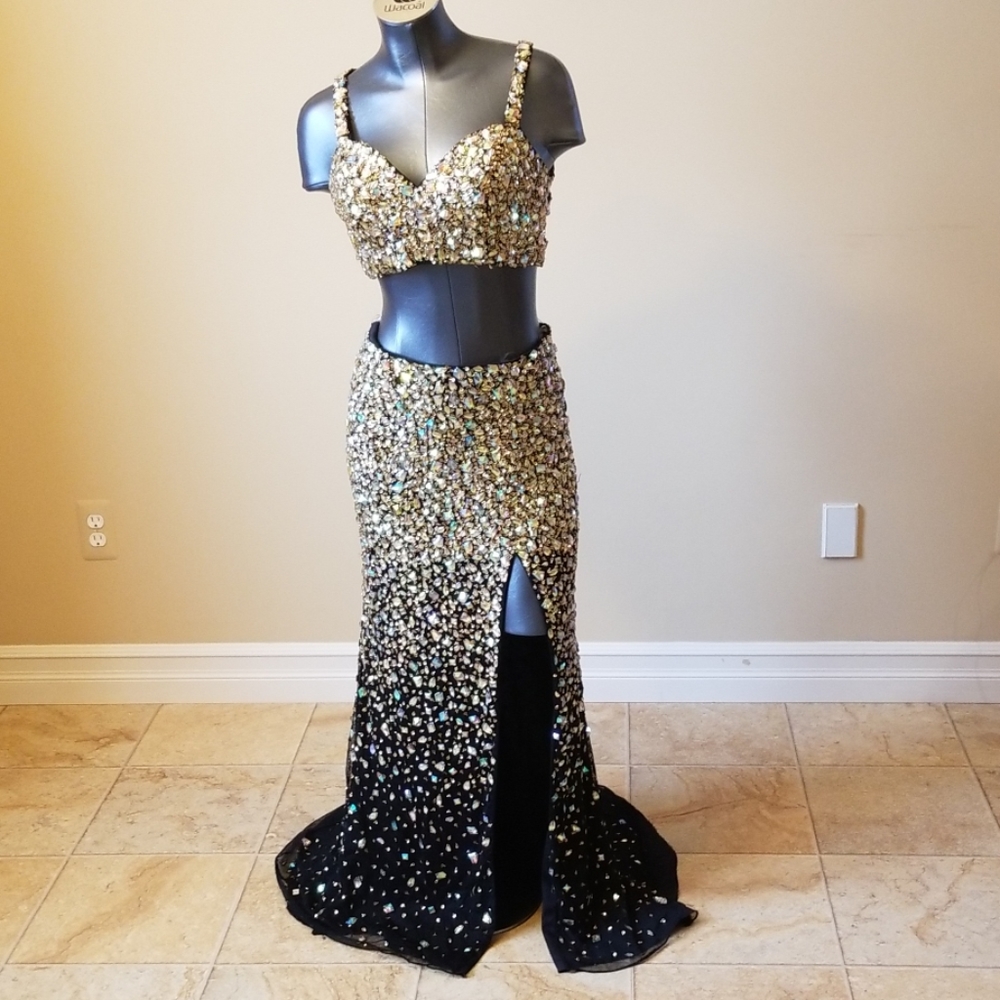 2 pc gown